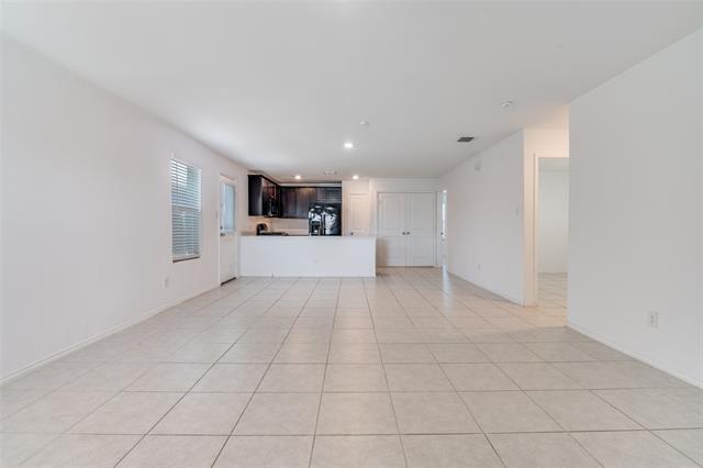 Foto del edificio - 2525 Russell St