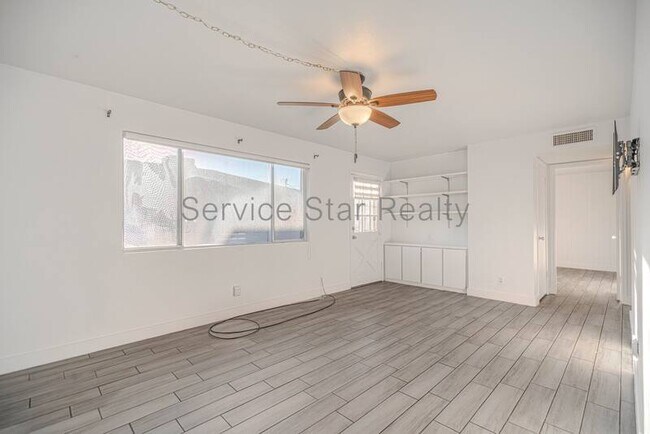 Foto del edificio - 518 E Huntington Dr