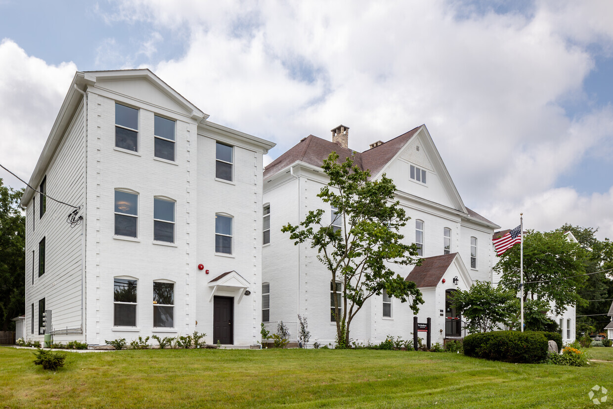 Primary Photo - The Schoolhouse Apartments