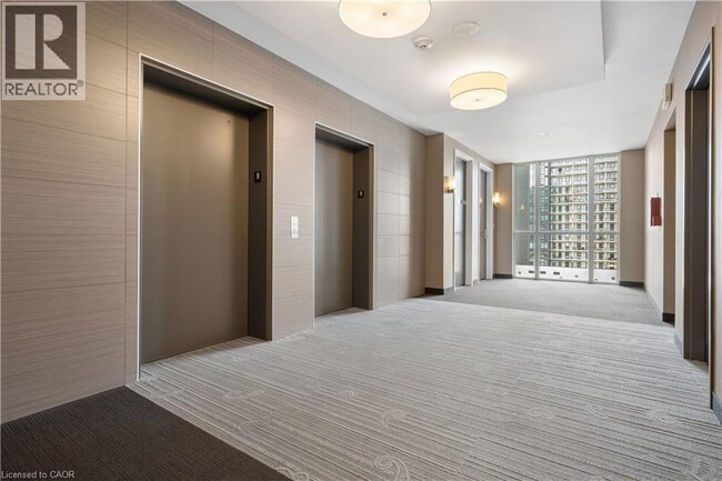 Photo du bâtiment - 191 King St S