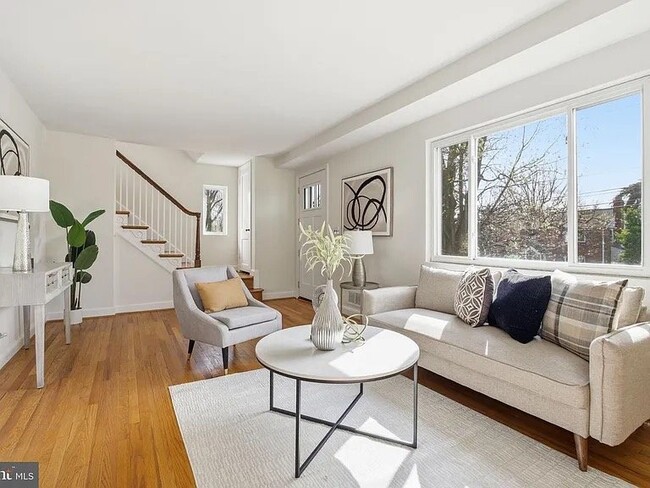 Foto del edificio - 11527 Grandview Ave