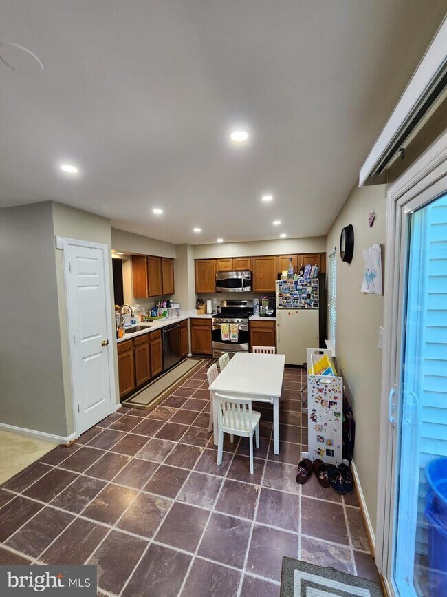 Building Photo - 6748 Jenny Leigh Ct