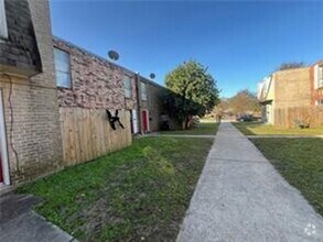 Building Photo - 3260-3266 Kabel Dr