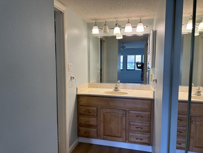 Building Photo - 5236 Lake Village Dr