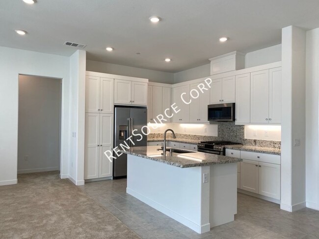 Foto del edificio - 3 Bedroom, 2022 New Construction Flat w/ S...