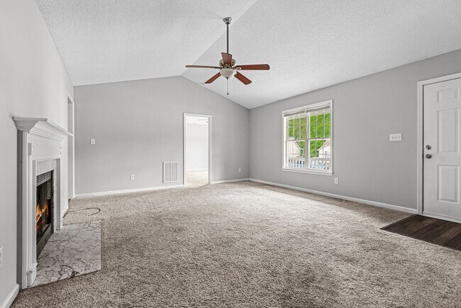 Building Photo - 220 Wood Green Dr