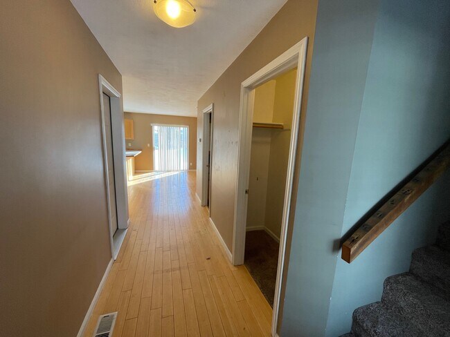 Foto del edificio - 106 Michael Grove Ave