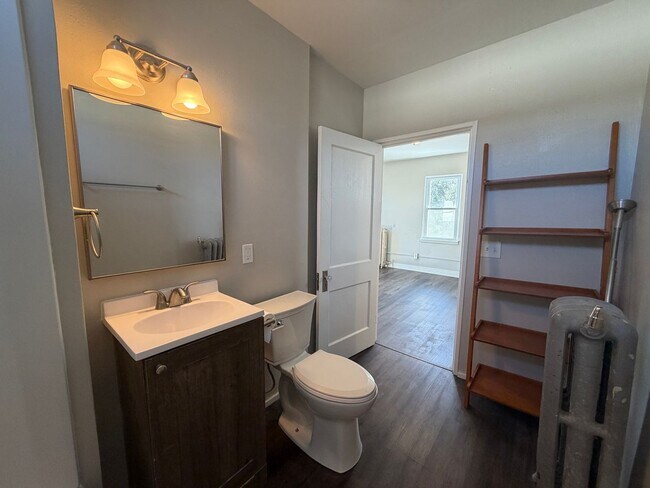 Foto del edificio - 1865 Fisher St