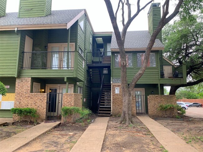 Foto del edificio - 9831 Walnut St