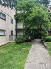 Building Photo - 643 Pine Ridge Pl