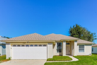 Building Photo - 3738 Woodbriar Dr