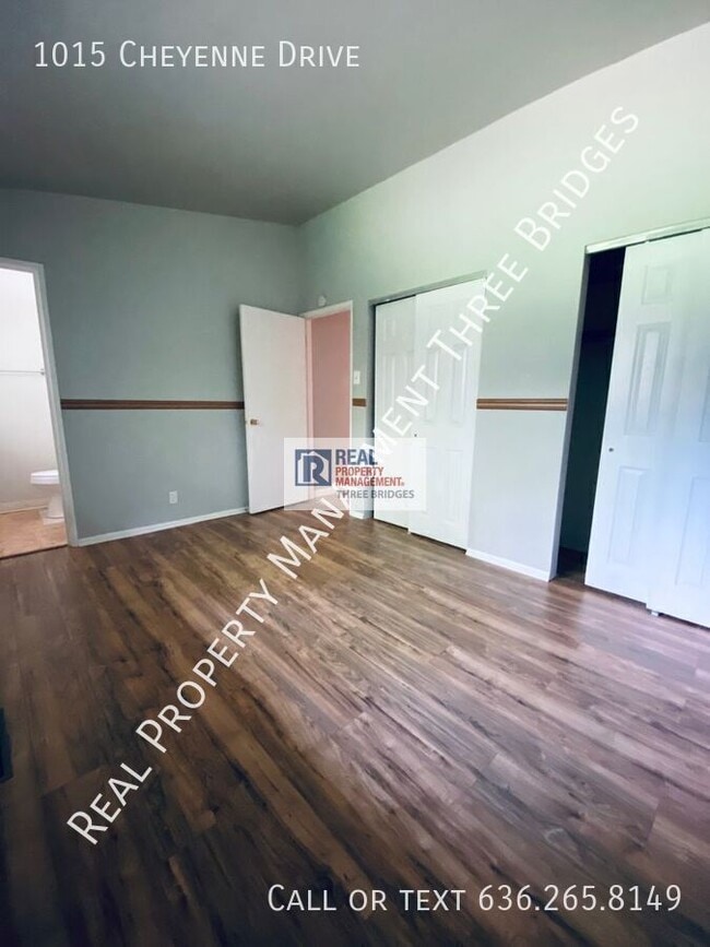 Building Photo - 1015 Cheyenne Dr