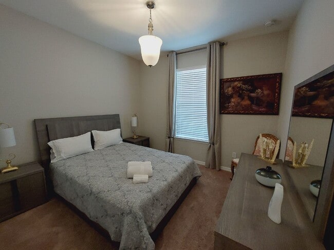 Building Photo - Luxurious Home in Toscana Isles Gated Community