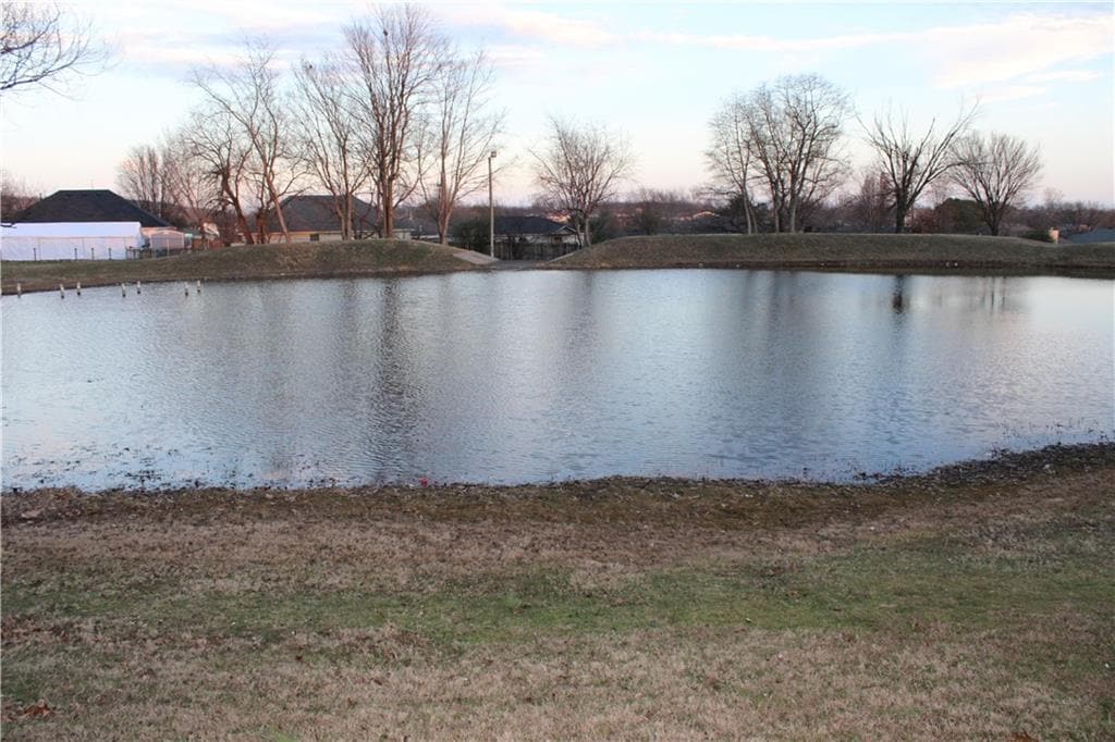 Foto del edificio - 2418 Pine Lake Ave