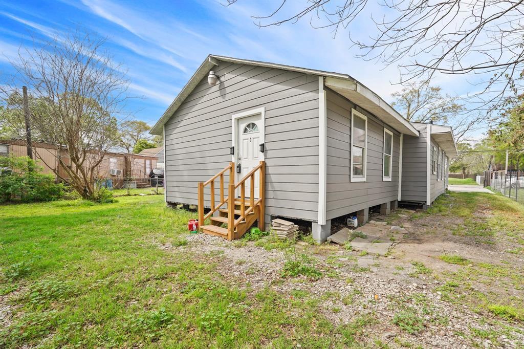 726 McDaniel St Unit C, Houston, TX 77022 Room for Rent in Houston