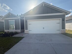 Building Photo - 15463 Maple Ter Dr