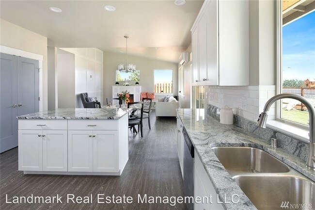 Building Photo - 4 br, 2.5 bath House - 2088 Bakerscape Court