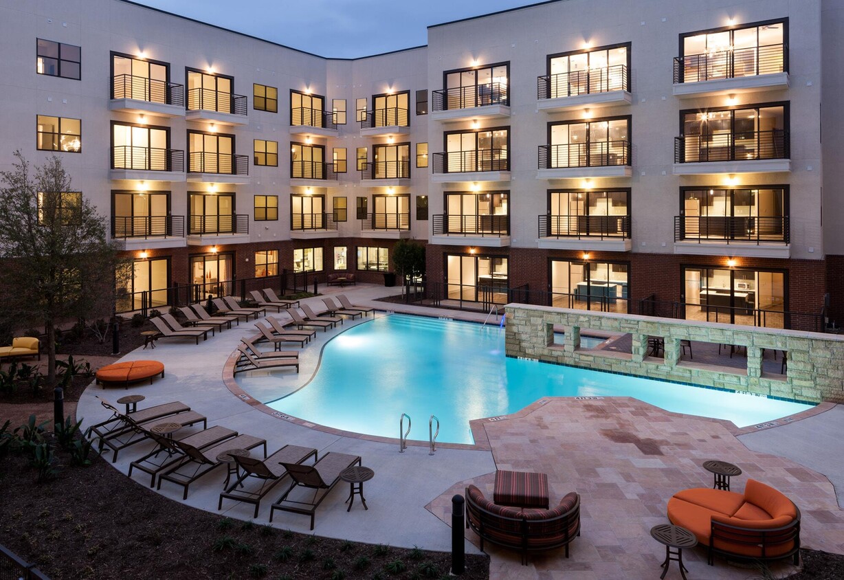 ¡Piscina al aire libre - Maple at Med Center