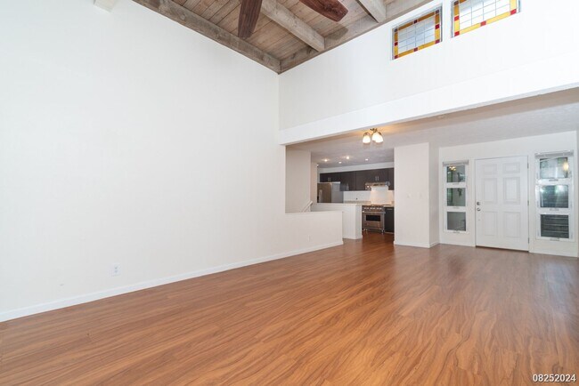 Foto del edificio - Available 8/5  3 bdrm, 2 bath 2 parking at...