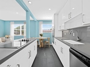 Building Photo - 2591 NE 55th Ct