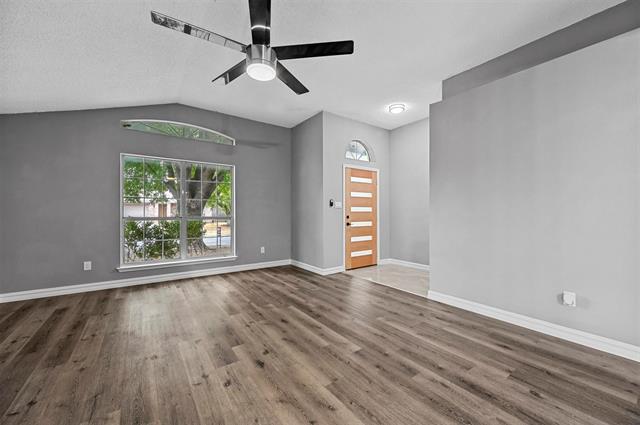 Building Photo - 1729 Gainsborough Way