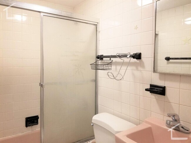Building Photo - Best Budget 2-bed near BU!  Near T, Heat a...