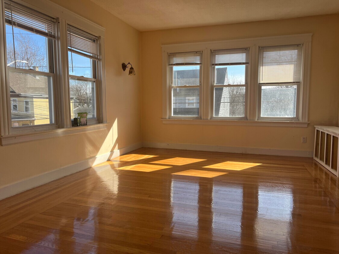 Primary Photo - 93 Villa Ave