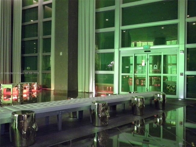 Foto del edificio - 495 Brickell Ave