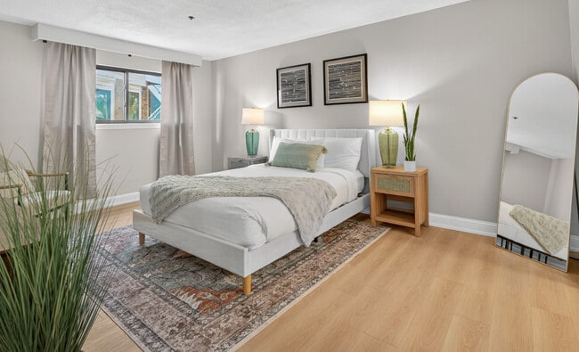 Building Photo - The Shelton Grove