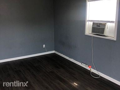 Building Photo - 2 br, 1 bath House - 500 E Stanolind Rd