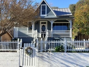 Building Photo - 1022 Bush St