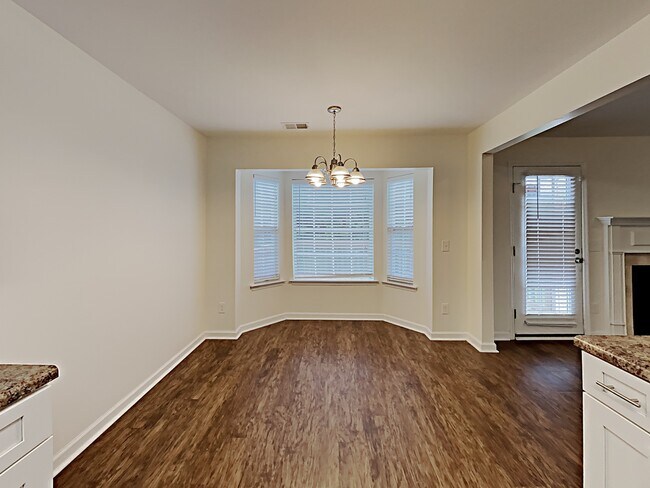 Foto del edificio - 8014 Burntwood Drive