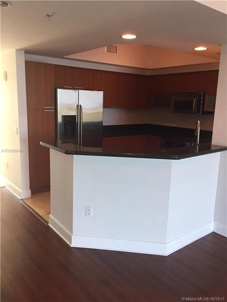 Building Photo - 15051 Royal Oaks Ln