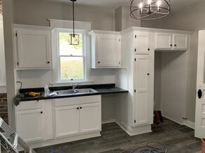 Building Photo - 519 S 11th St