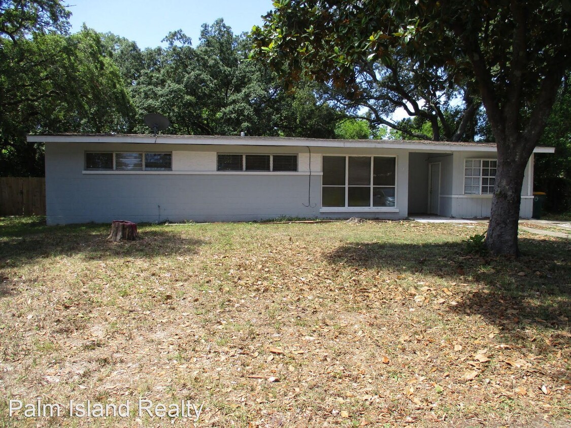 Primary Photo - 3 br, 2 bath House - 102 Dell Rd