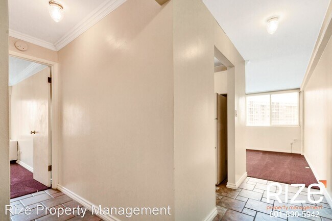 Foto del edificio - 1 br, 1 bath House - 8 Hillside Ave #301