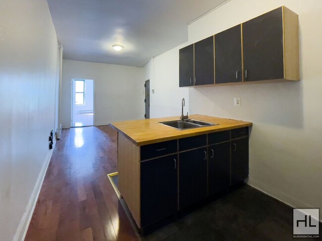 Foto del edificio - Bushwick Brooklyn / Spacious 2-Bed 1-Bath ...