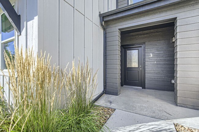 Foto del edificio - 2060 Autumn Moon Dr