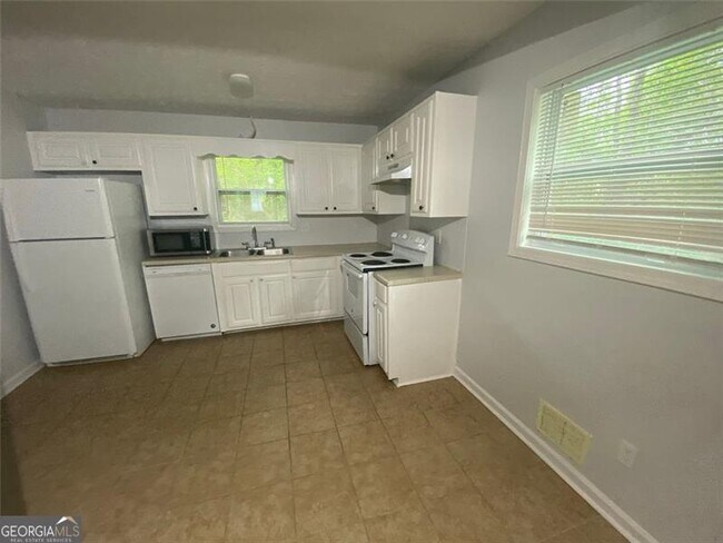 Foto del edificio - 1232 Creek Forest Ct NW