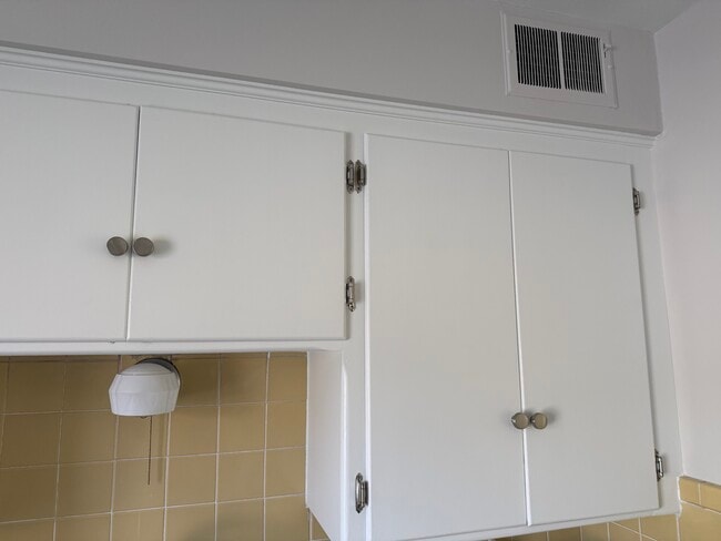 Building Photo - 8130 W North Ave