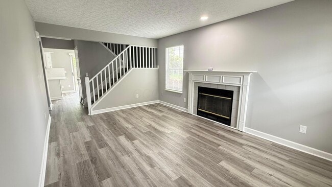 Building Photo - 904 Charleston Way Dr