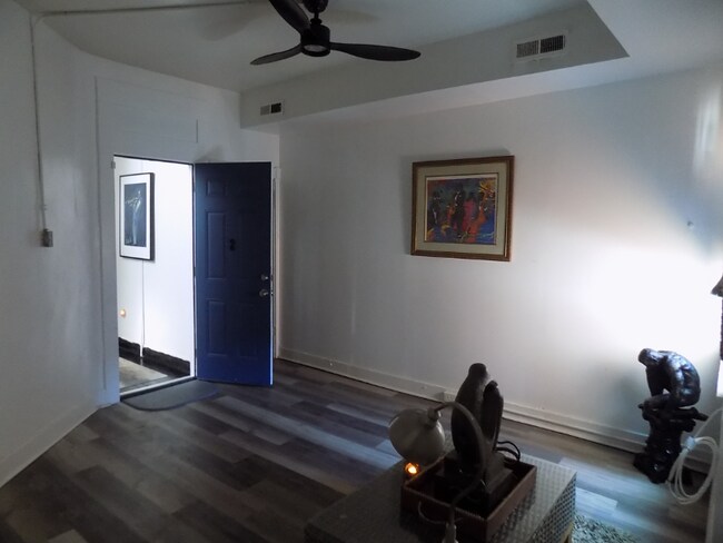 Foto del edificio - 2920 Parkwood Ave