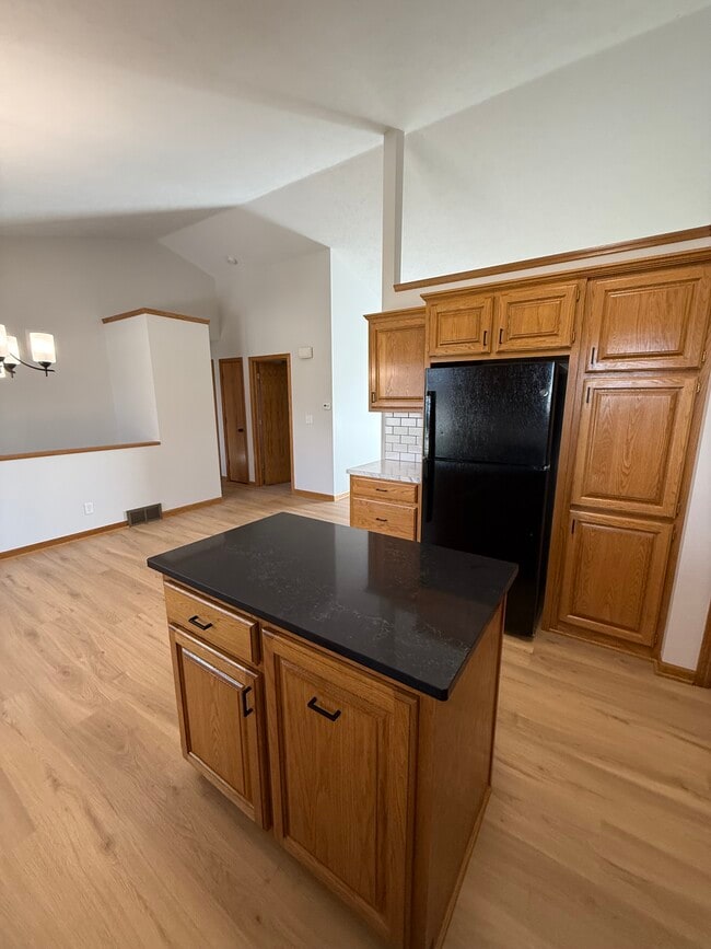 Foto del edificio - 8197 Cottonwood Dr