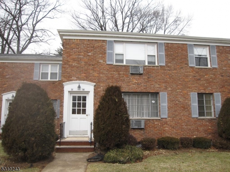 Primary Photo - 43 Conforti Ave