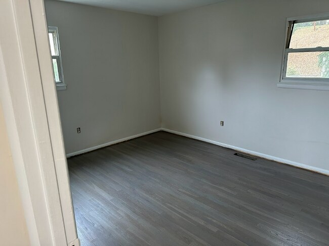 Foto del edificio - 7019 Valley Park Rd