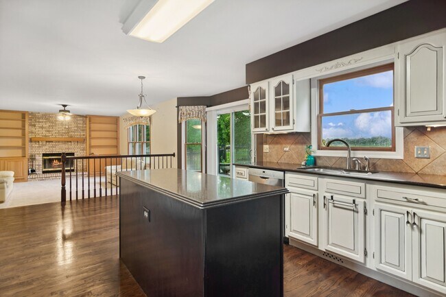 Foto del edificio - 1709 Edgewood Dr