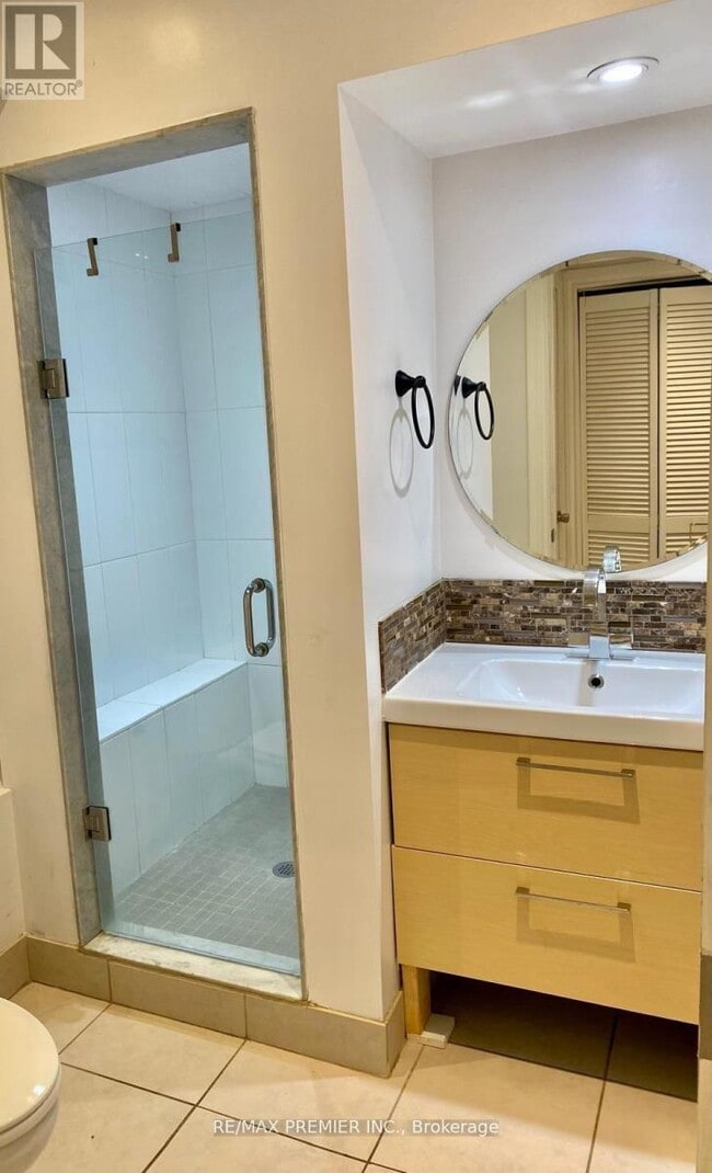 Building Photo - 325 Willard Ave