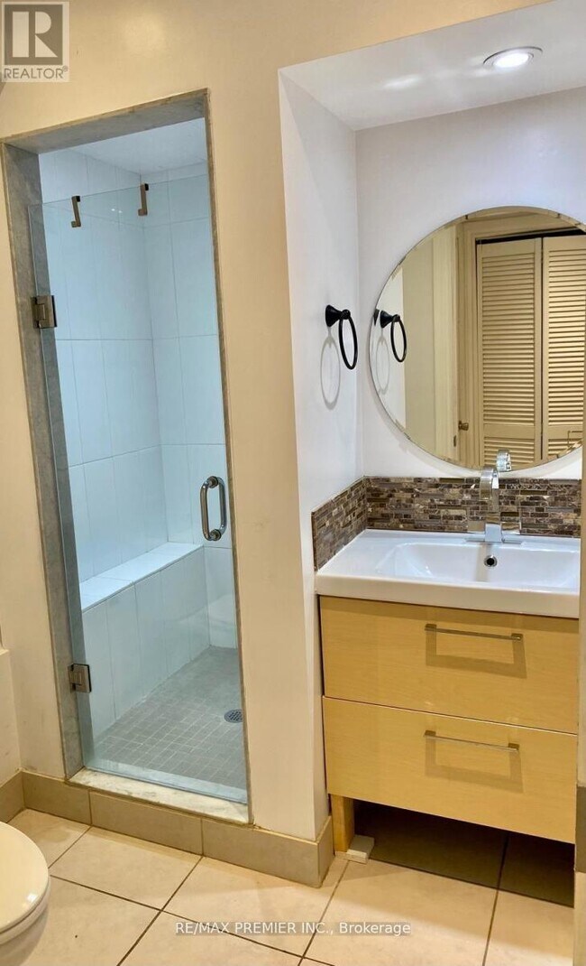 Photo du bâtiment - 325 Willard Ave