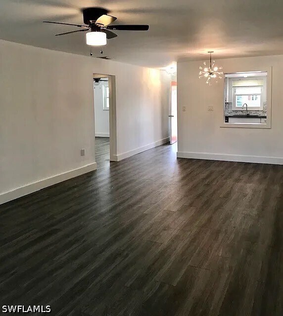 Building Photo - 200 Valley Stream Dr