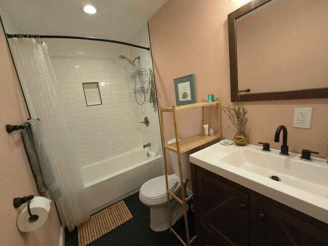 Foto del edificio - 2118 Berwick Ave